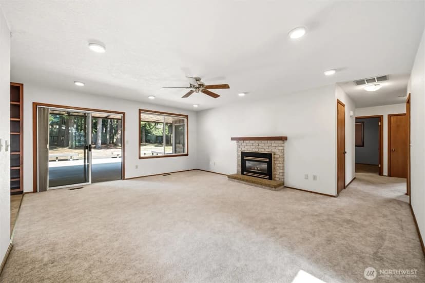 Property photo for 942 Sw Barrington Drive, Oak Harbor photo 12