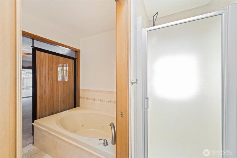 Property photo for 942 Sw Barrington Drive, Oak Harbor photo 23