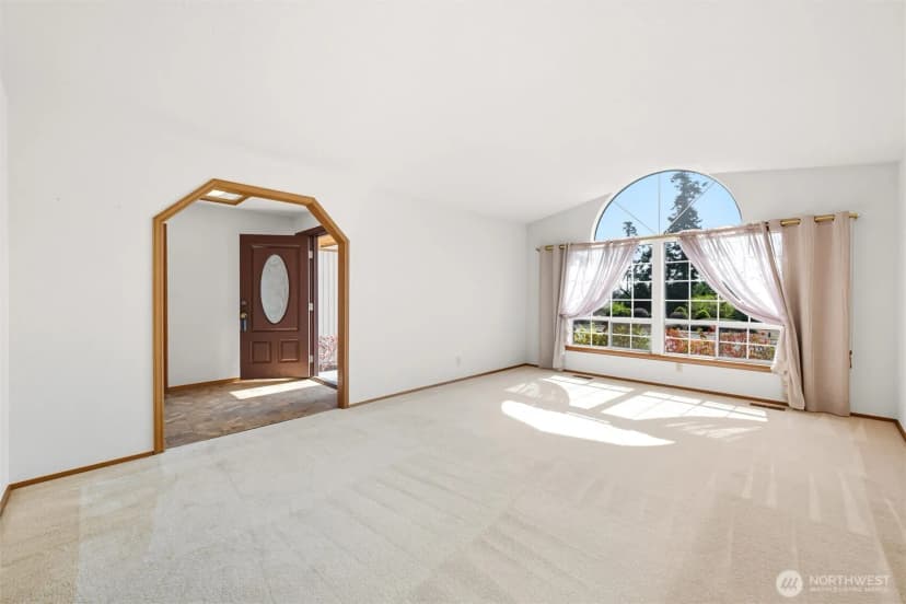 Property photo for 942 Sw Barrington Drive, Oak Harbor photo 7