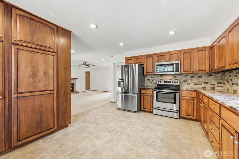 Property photo for 942 Sw Barrington Drive, Oak Harbor photo 15