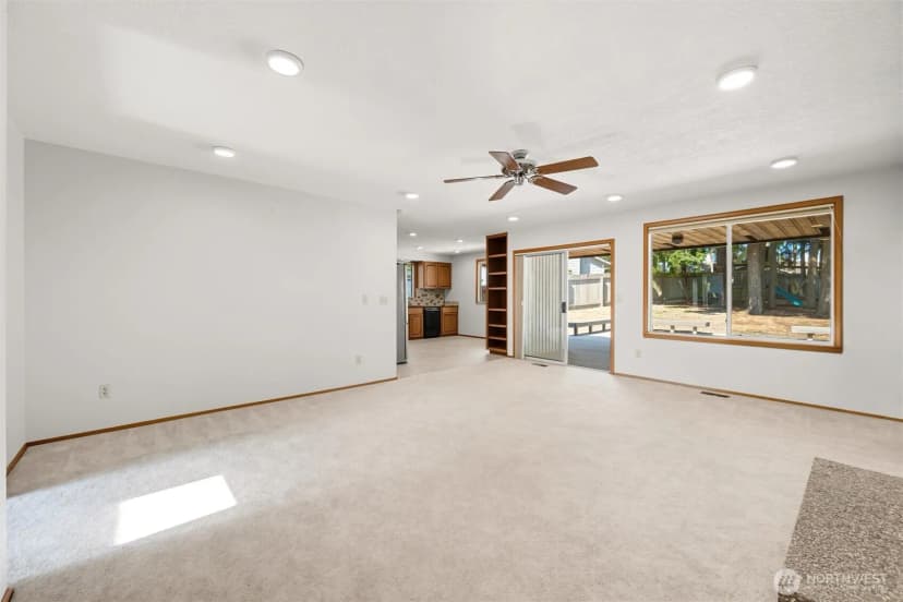 Property photo for 942 Sw Barrington Drive, Oak Harbor photo 11