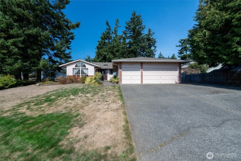 Property photo for 942 Sw Barrington Drive, Oak Harbor photo 2