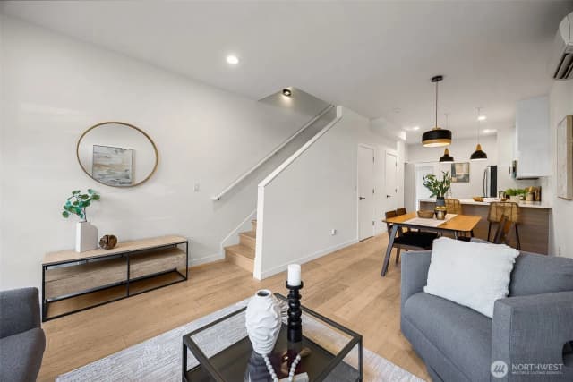 Property photo for 5910 Fauntleroy Way Sw, Seattle photo 5