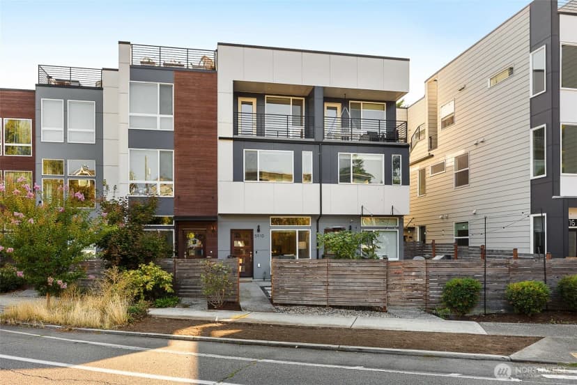 Property photo for 5910 Fauntleroy Way Sw, Seattle
