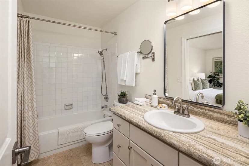 Property photo for 8423 Ne 131st Place, Kirkland photo 10