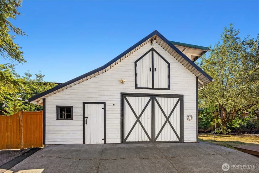 Property photo for 8423 Ne 131st Place, Kirkland photo 15