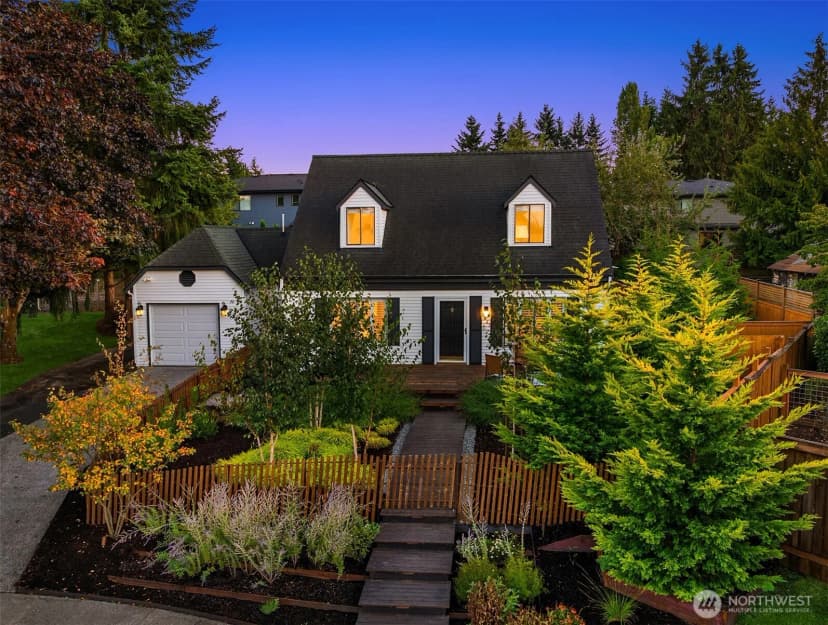 Property photo for 8423 Ne 131st Place, Kirkland
