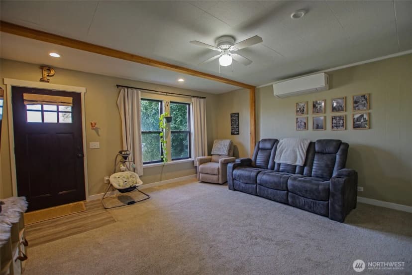Property photo for 308 Montgomery Avenue, Cle Elum photo 3