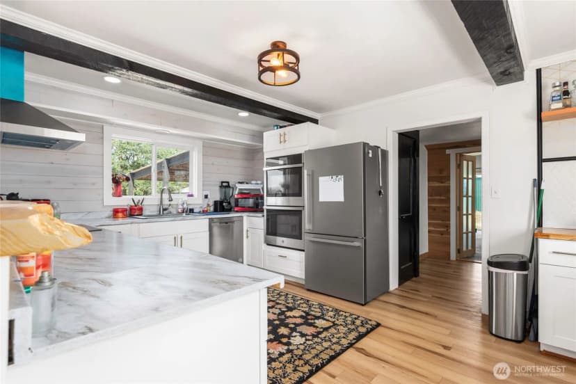 Property photo for 1855 S Bank Road, Oakville photo 12