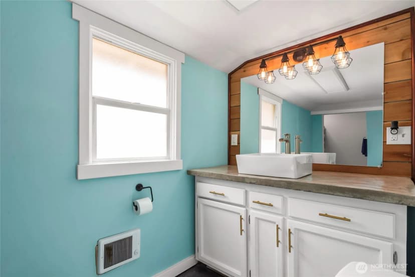 Property photo for 1855 S Bank Road, Oakville photo 14