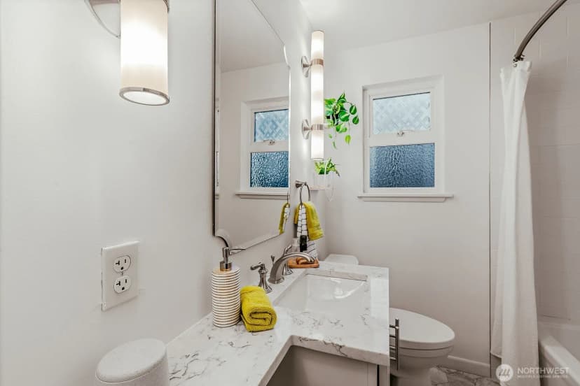 Property photo for 8433 34th Avenue Sw, Seattle photo 18