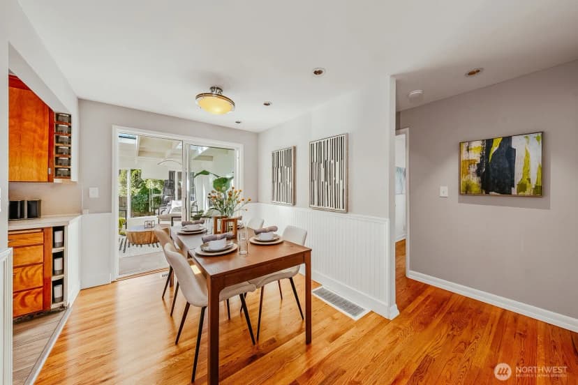 Property photo for 8433 34th Avenue Sw, Seattle photo 4