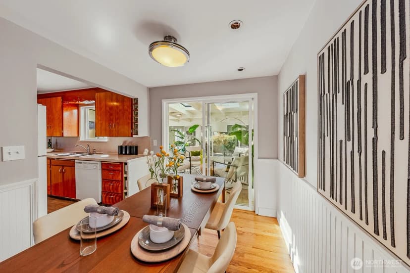 Property photo for 8433 34th Avenue Sw, Seattle photo 5