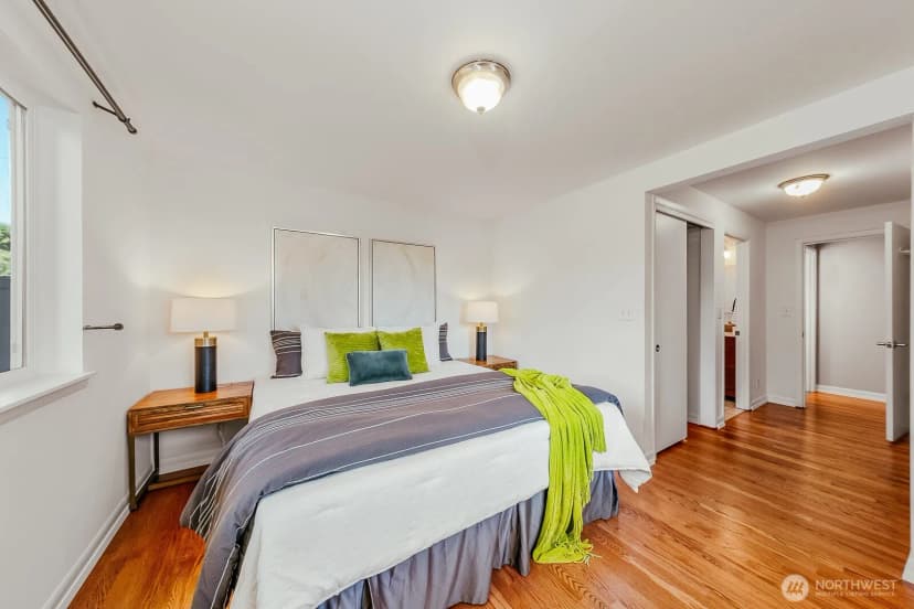 Property photo for 8433 34th Avenue Sw, Seattle photo 11