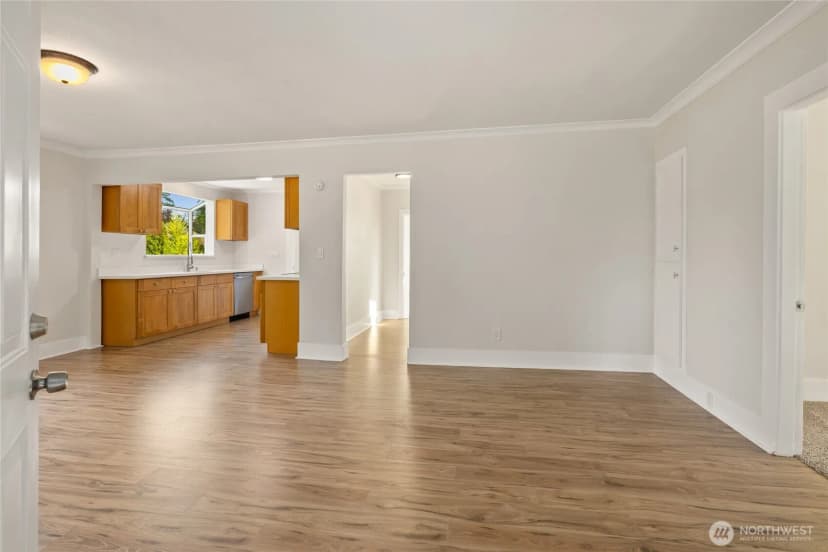 Property photo for 9009 Dolly Madison Street Sw, Lakewood photo 3