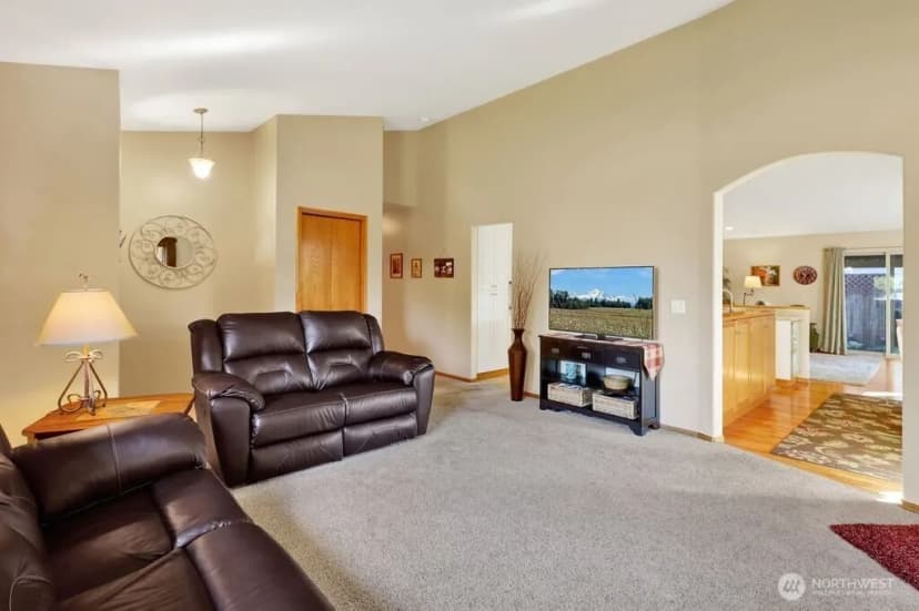 Property photo for 5350 Kaitlyn Court, Bellingham photo 7