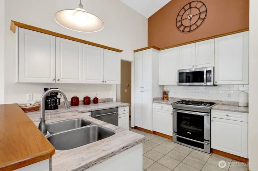Property photo for 5350 Kaitlyn Court, Bellingham photo 12