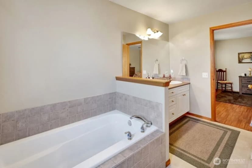 Property photo for 5350 Kaitlyn Court, Bellingham photo 25