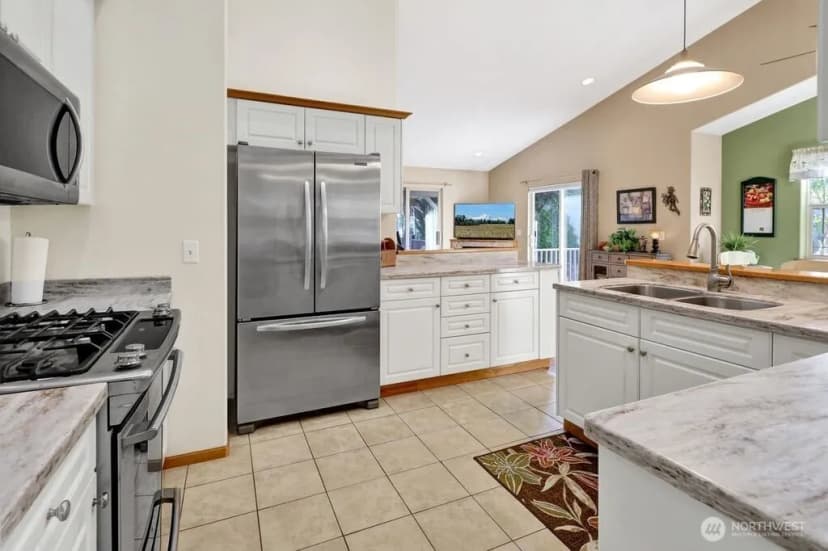 Property photo for 5350 Kaitlyn Court, Bellingham photo 11