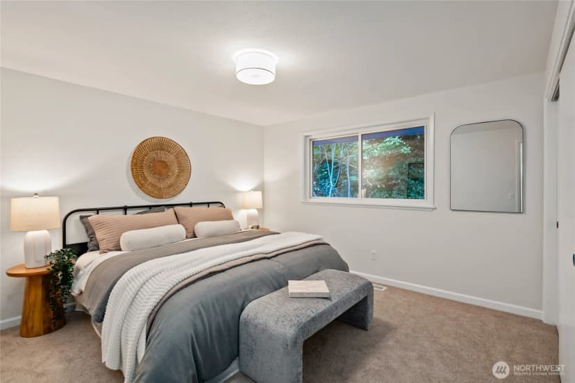 Property photo for 2806 Ne 177th Place, Lake Forest Park photo 11