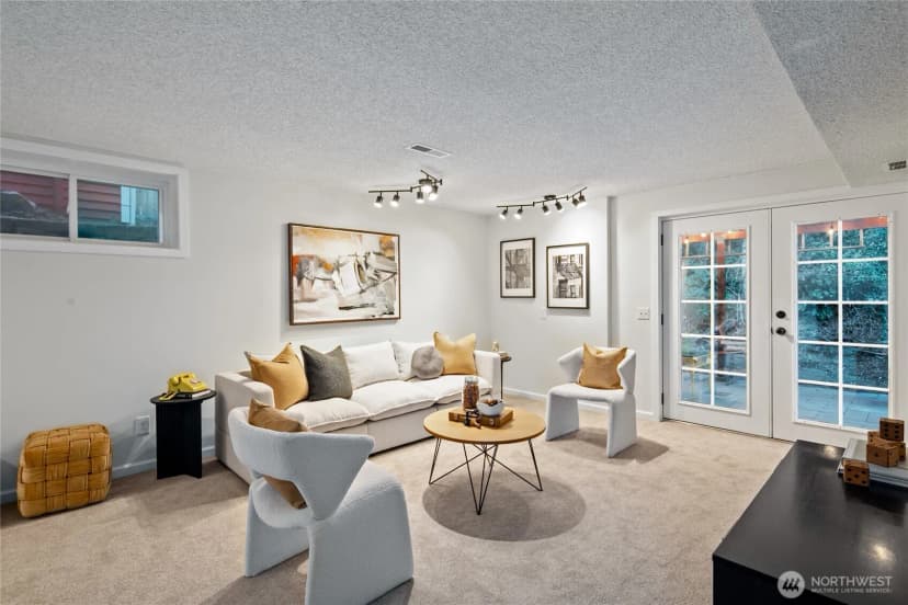 Property photo for 2806 Ne 177th Place, Lake Forest Park photo 17