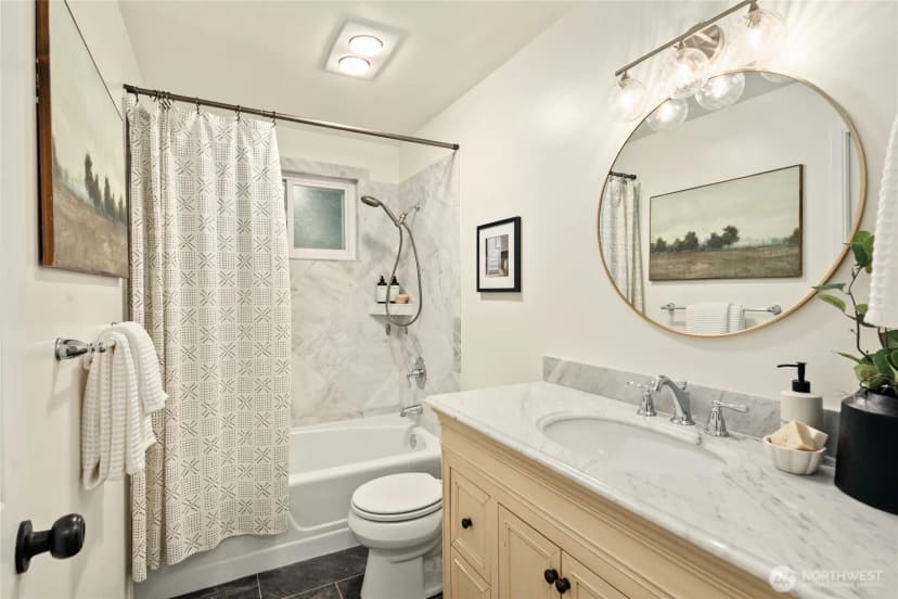 Property photo for 2806 Ne 177th Place, Lake Forest Park photo 14