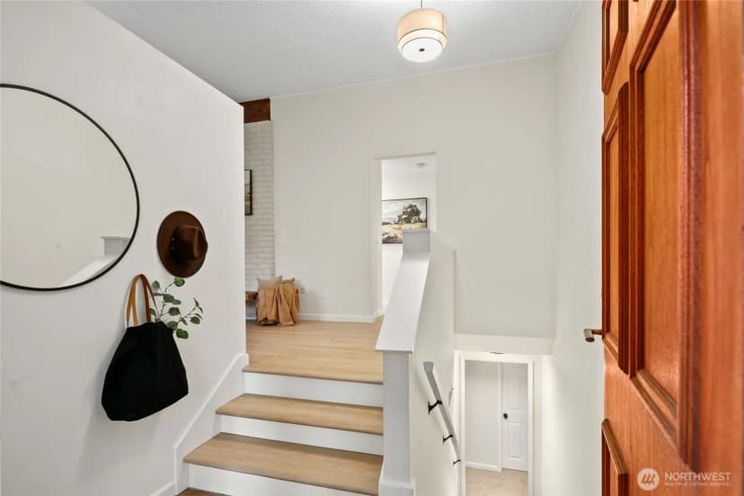 Property photo for 2806 Ne 177th Place, Lake Forest Park photo 4