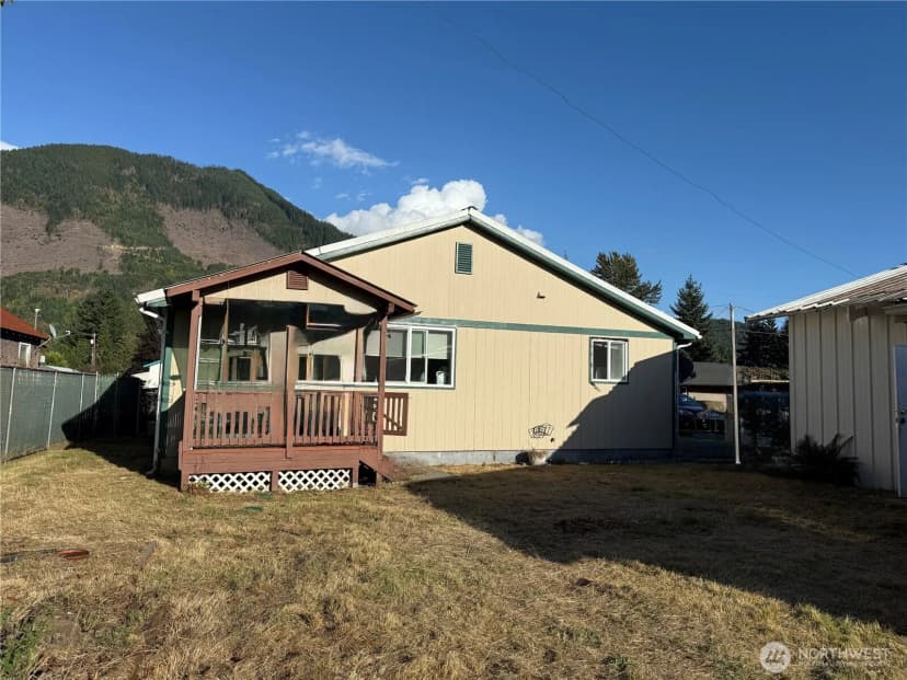 Property photo for 625 S Emens, Darrington photo 24