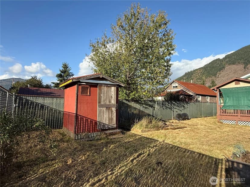 Property photo for 625 S Emens, Darrington photo 23