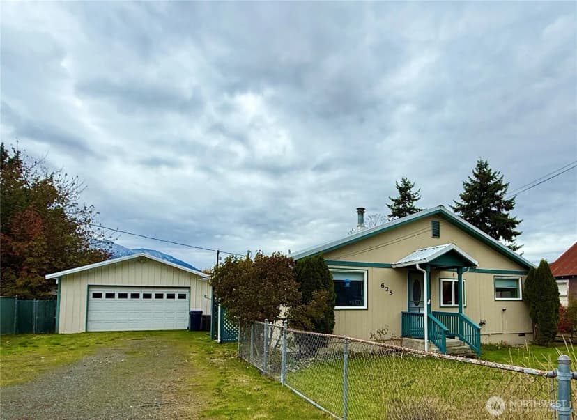 Property photo for 625 S Emens, Darrington photo 3