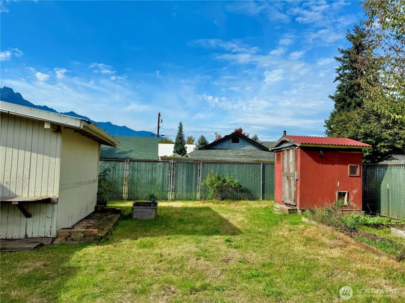 Property photo for 625 S Emens, Darrington photo 27