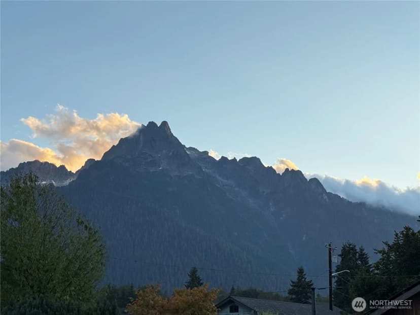 Property photo for 625 S Emens, Darrington photo 25