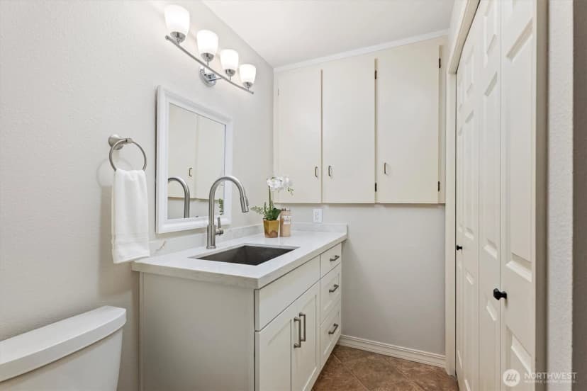 Property photo for 10824 Se 23rd Street, Bellevue photo 30