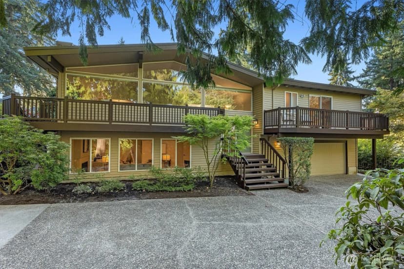 Property photo for 10824 Se 23rd Street, Bellevue