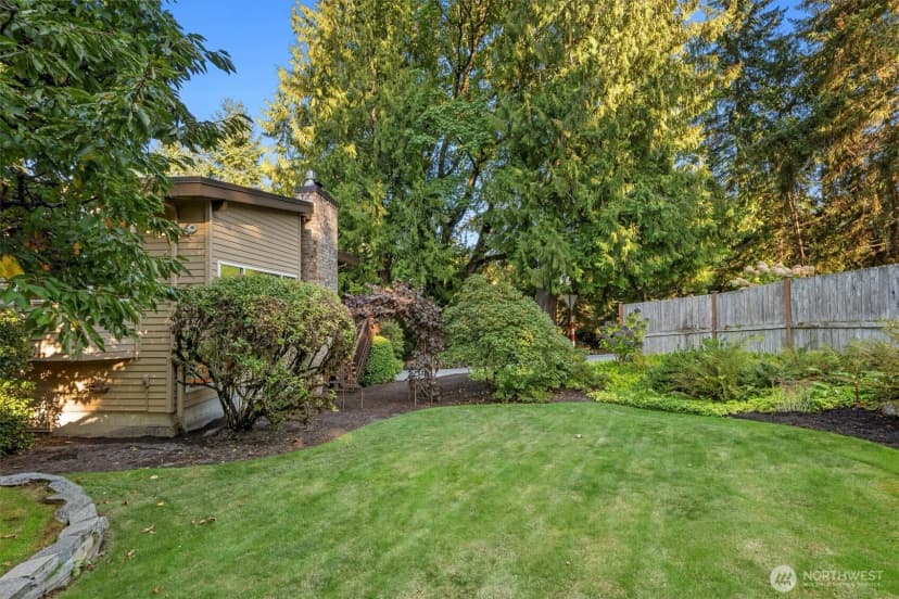 Property photo for 10824 Se 23rd Street, Bellevue photo 35