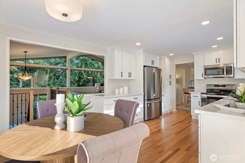 Property photo for 10824 Se 23rd Street, Bellevue photo 12