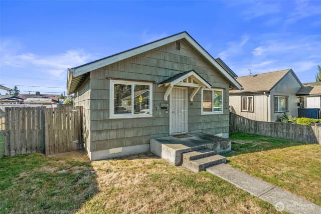 Property photo for 349 27th Avenue, Longview photo 2