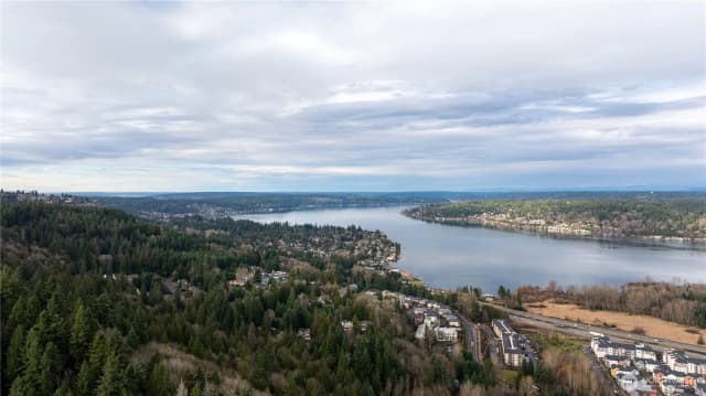 Property photo for 190 Xx Se 66th Street, Issaquah photo 3
