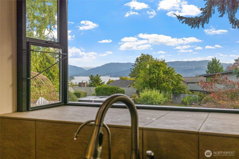 Property photo for 17127 Ne 8th Place, Bellevue photo 7
