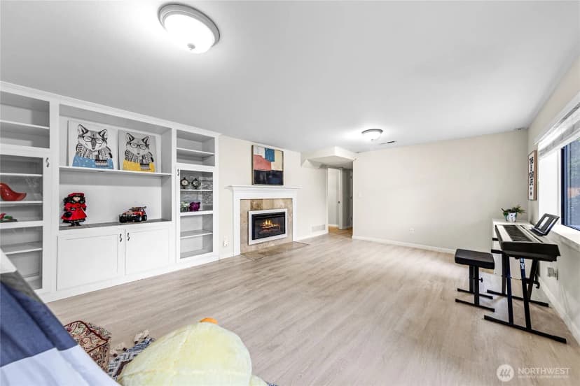Property photo for 17127 Ne 8th Place, Bellevue photo 24