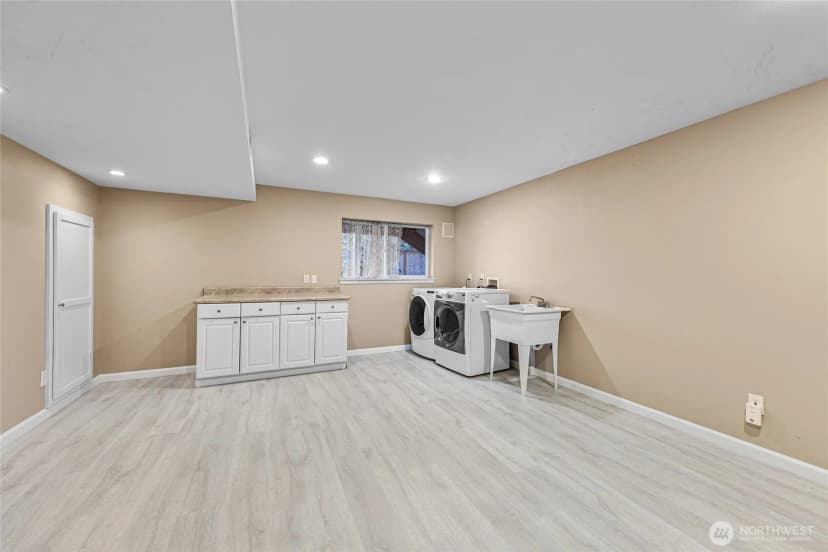Property photo for 17127 Ne 8th Place, Bellevue photo 22