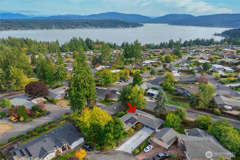Property photo for 17127 Ne 8th Place, Bellevue photo 3