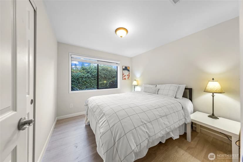 Property photo for 17127 Ne 8th Place, Bellevue photo 21