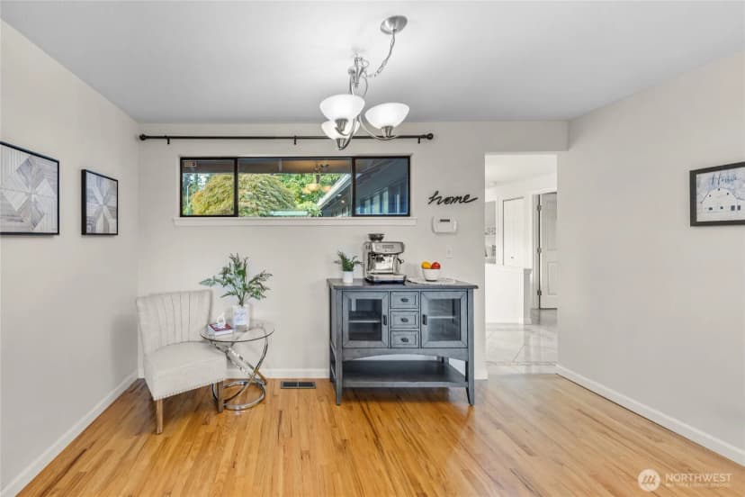 Property photo for 17127 Ne 8th Place, Bellevue photo 10