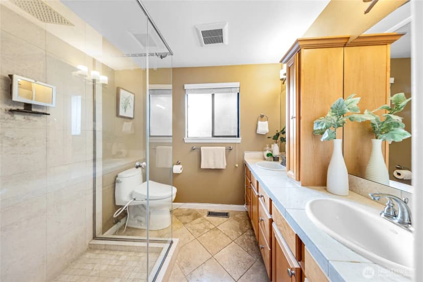 Property photo for 17127 Ne 8th Place, Bellevue photo 20
