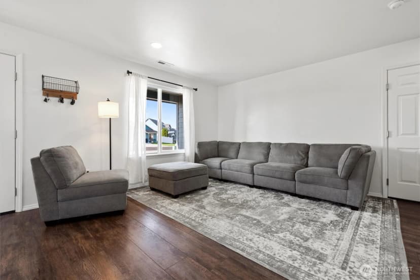 Property photo for 90 Parkside Loop, Ephrata photo 18