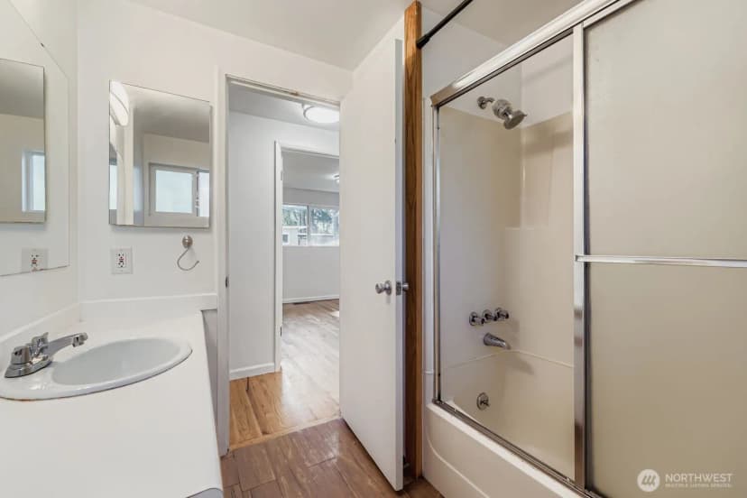 Property photo for 14243 Se 14th Street, Bellevue photo 15