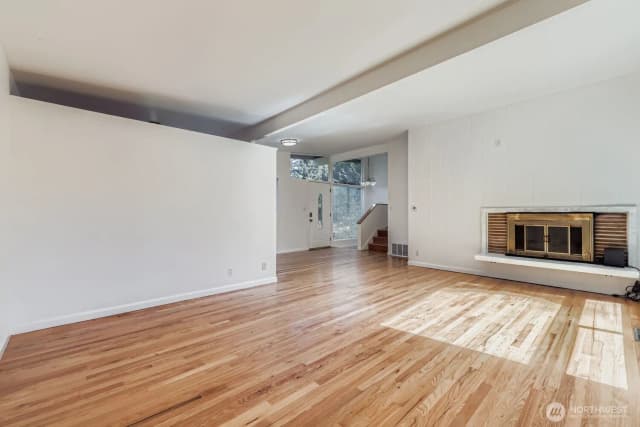 Property photo for 14243 Se 14th Street, Bellevue photo 5