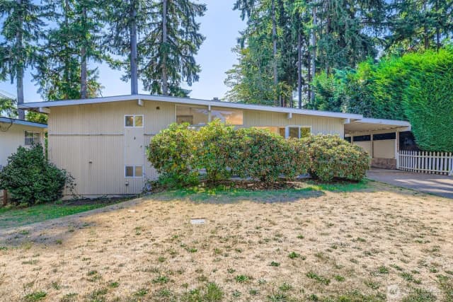 Property photo for 14243 Se 14th Street, Bellevue photo 2