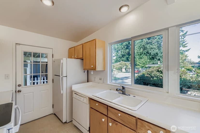 Property photo for 14243 Se 14th Street, Bellevue photo 9